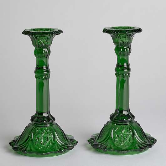 Vintage - SÅLD Ljusstakar i Grönt Glas 1 par